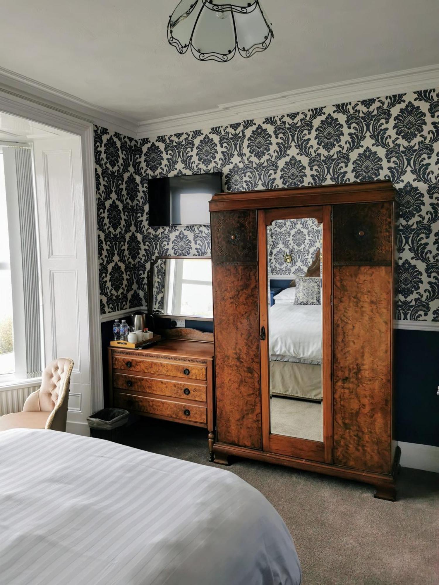 Westcliff Bed & Breakfast 3*