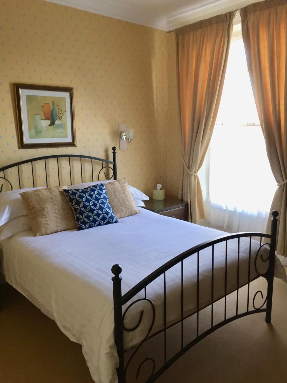 Westcliff 3*
